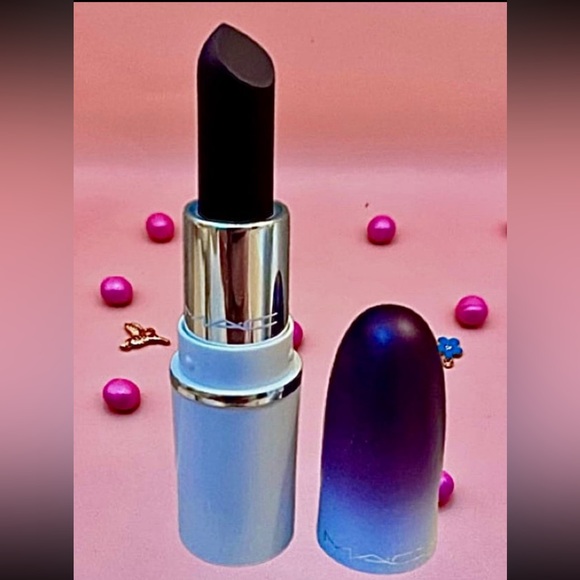 MAC Cosmetics Powder Kiss Lipstick in Grape Escape New 1.5g no box - Picture 5 of 11
